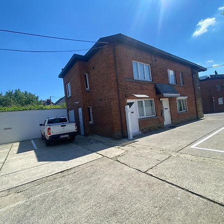 1-C Superbe Appartement Tres Calme Et Bien Decore 沙勒罗瓦 外观 照片