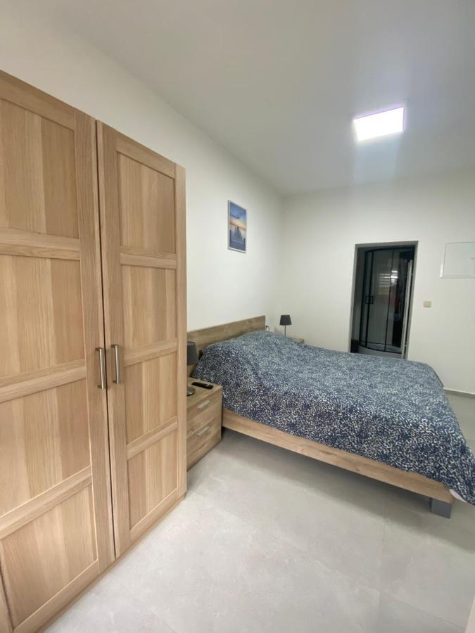 1-C Superbe Appartement Tres Calme Et Bien Decore 沙勒罗瓦 外观 照片